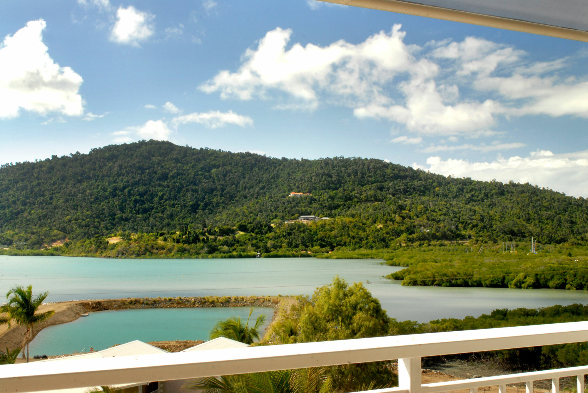 Coral Sea Vista Apartments Airlie Beach Exteriör bild