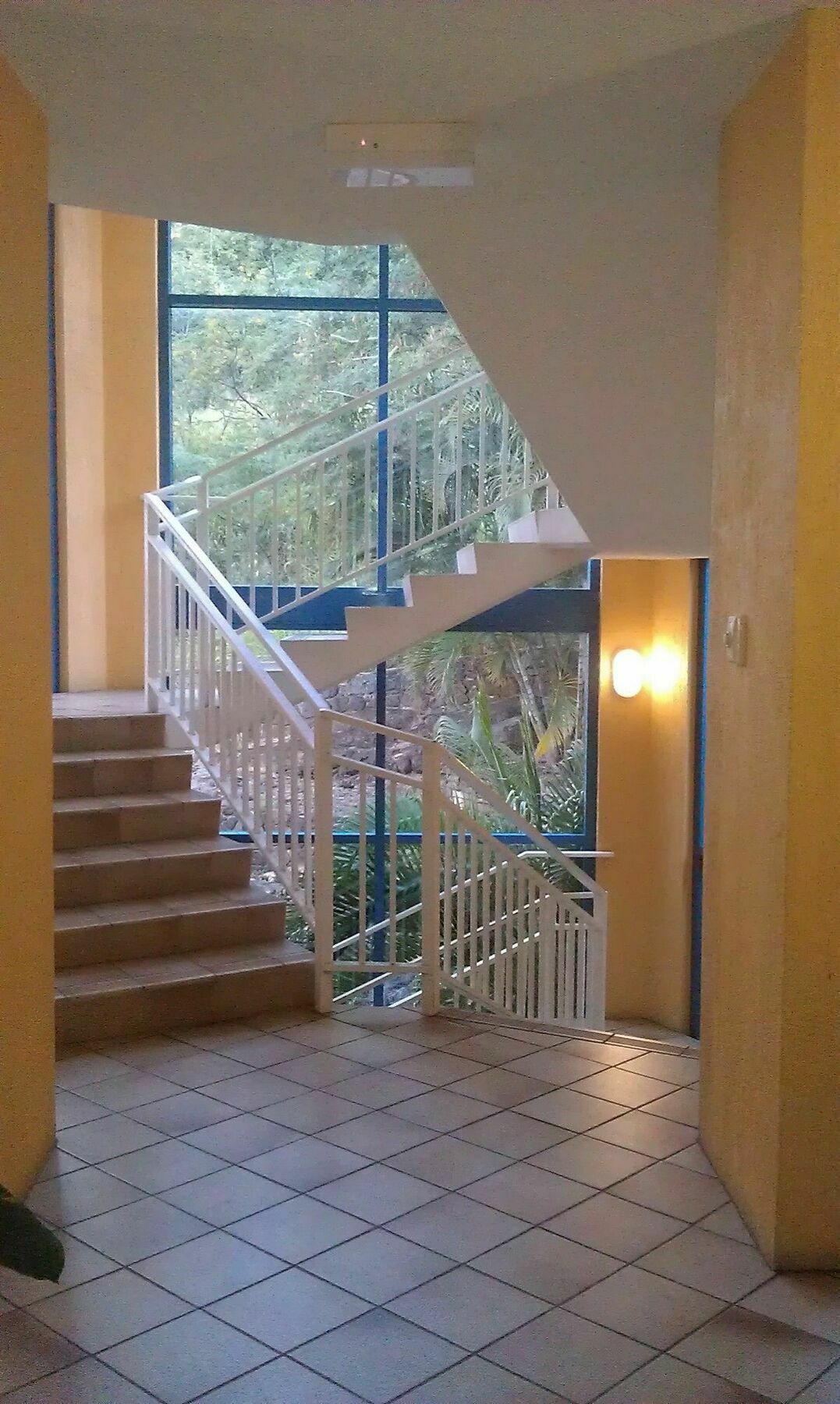 Coral Sea Vista Apartments Airlie Beach Exteriör bild